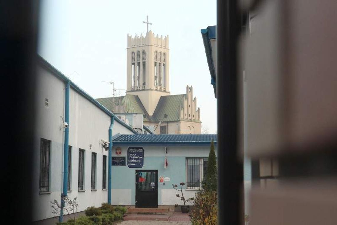 Świadectwo za łapówkę. Proces ws. wyłudzeń w Zespole Szkół Katolickich w poczekalni