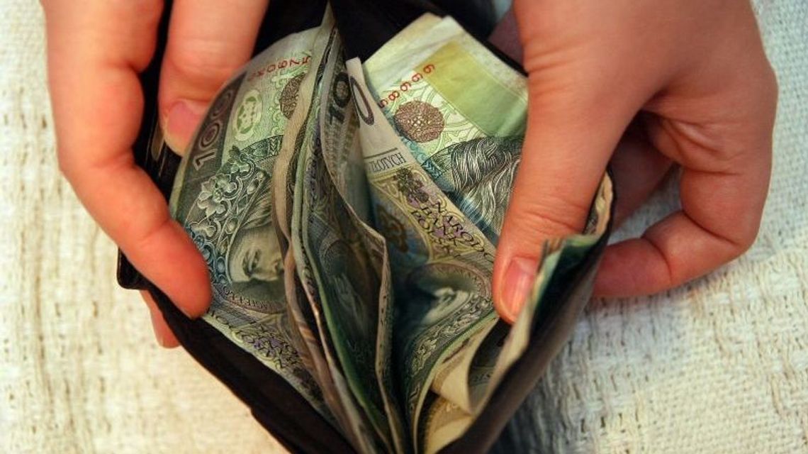 Świąteczny cud w Kraśniku. Zostawiła w autobusie sporą gotówkę i... Świąteczny cud w Kraśniku. Zostawiła w autobusie sporą gotówkę i...