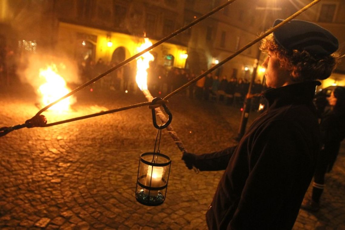 Światło z Betlejem już w Lublinie (zdjęcia) Światło z Betlejem już w Lublinie (zdjęcia)