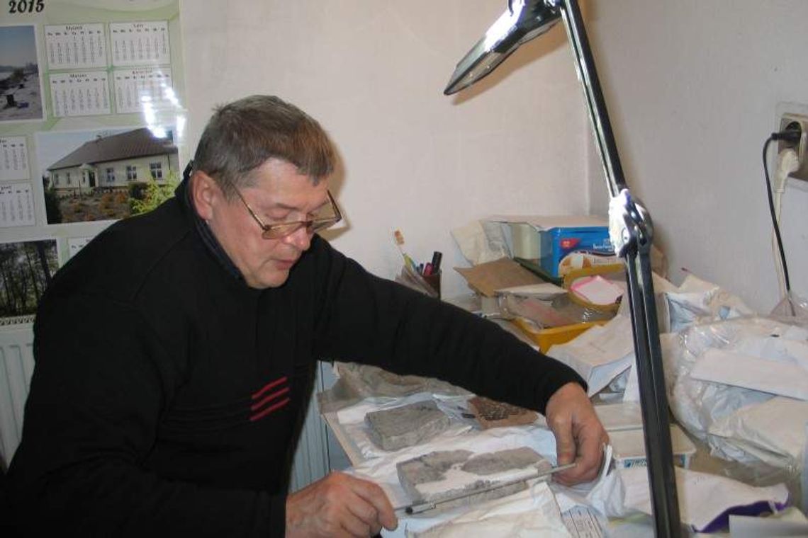 Świątynia pod świątynią. Umieszczą w posadzce przeszklone otwory