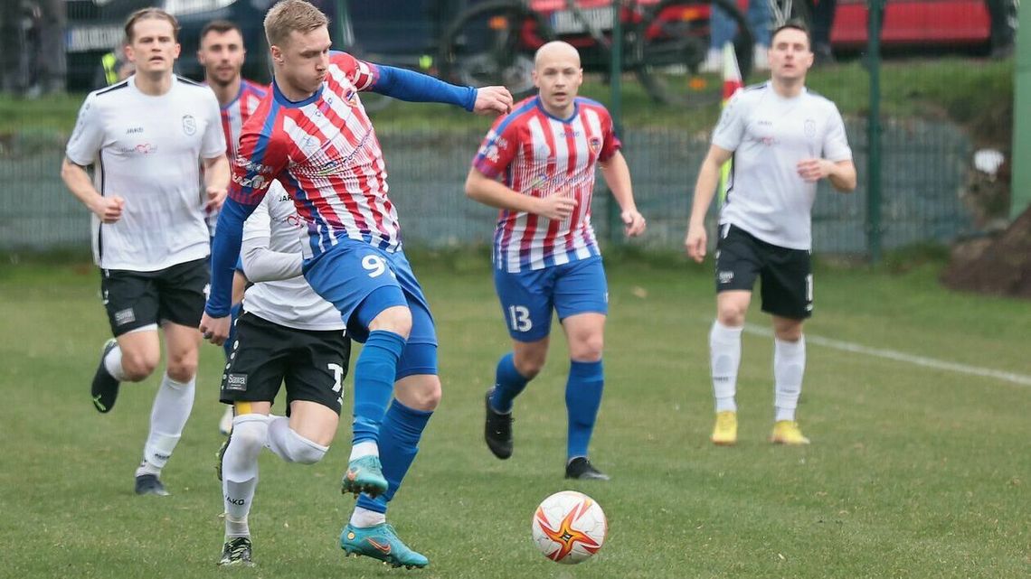 Świdniczanka – Huragan Międzyrzec Podlaski 3:0. Porażka i poważna kontuzja [zdjęcia]