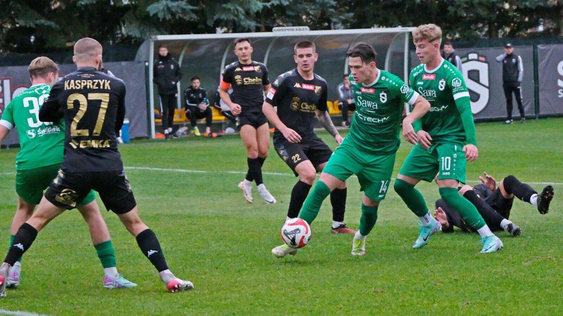 Świdniczanka przegrywała z Chełmianką, ale wreszcie zgarnęła trzy punkty u siebie Świdniczanka przegrywała z Chełmianką, ale wreszcie zgarnęła trzy punkty u siebie