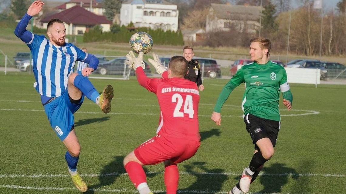 Świdniczanka – Tomasovia 1:3. Stałe fragmenty na wagę zwycięstwa [zdjęcia]
