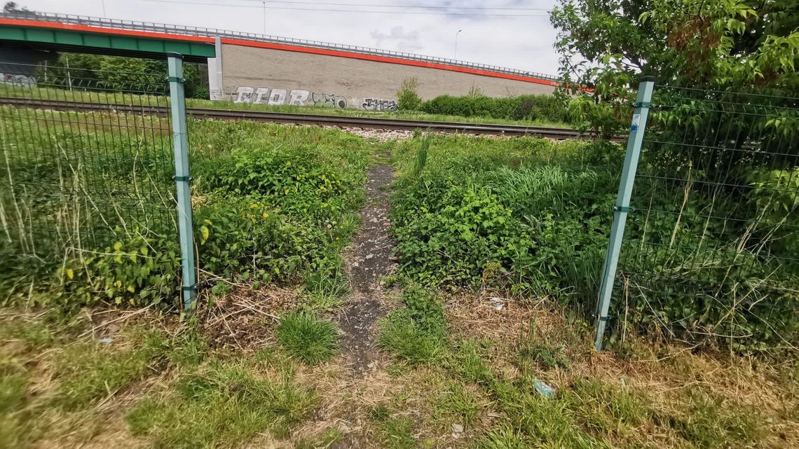 Świdnik: Koniec oszczędzania na czasie. Zlikwidują dzikie przejście przez tory