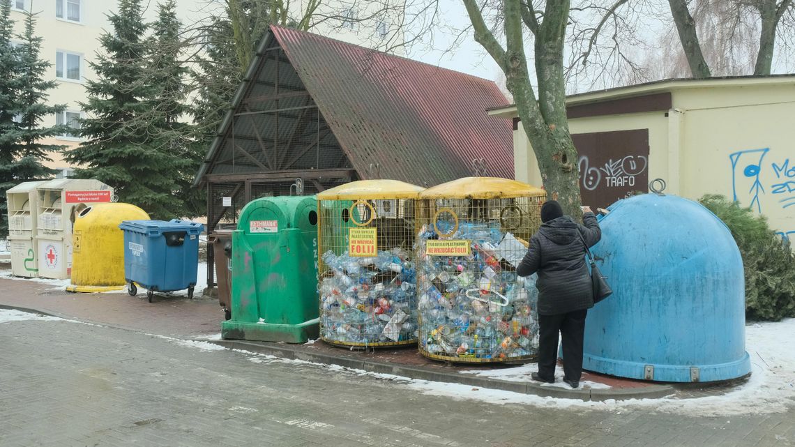 Świdnik: Miasto dofinansuje budowę wiat śmietnikowych. Radni mają też inny pomysł