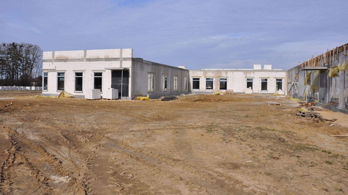 Świerszczów czeka na nową szkołę Świerszczów czeka na nową szkołę