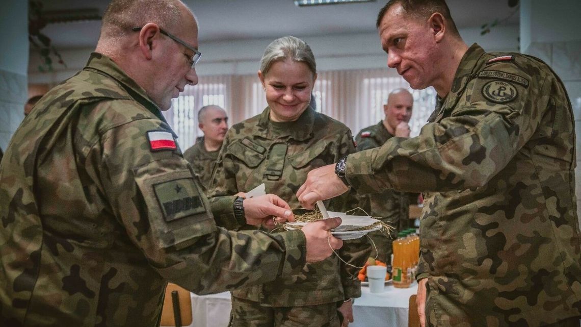 Święta na granicy. Nie zabrakło podziękowań, życzeń i symbolicznego podzielenia się opłatkiem