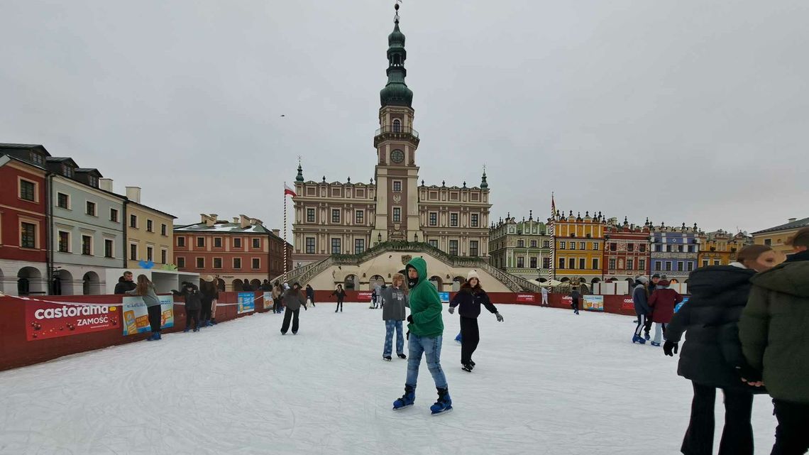 Święta na sportowo? Czemu nie? Można iść na lodowisko albo na basen