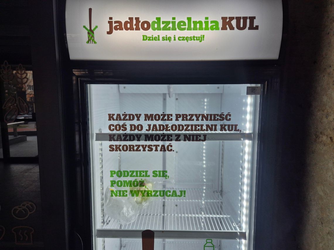 Święta, święta i... lodówka pęka w szwach. Zanieś nadwyżki do jadłodzielni jadłodzielnie rozwiązaniem na świąteczne nadwyżki