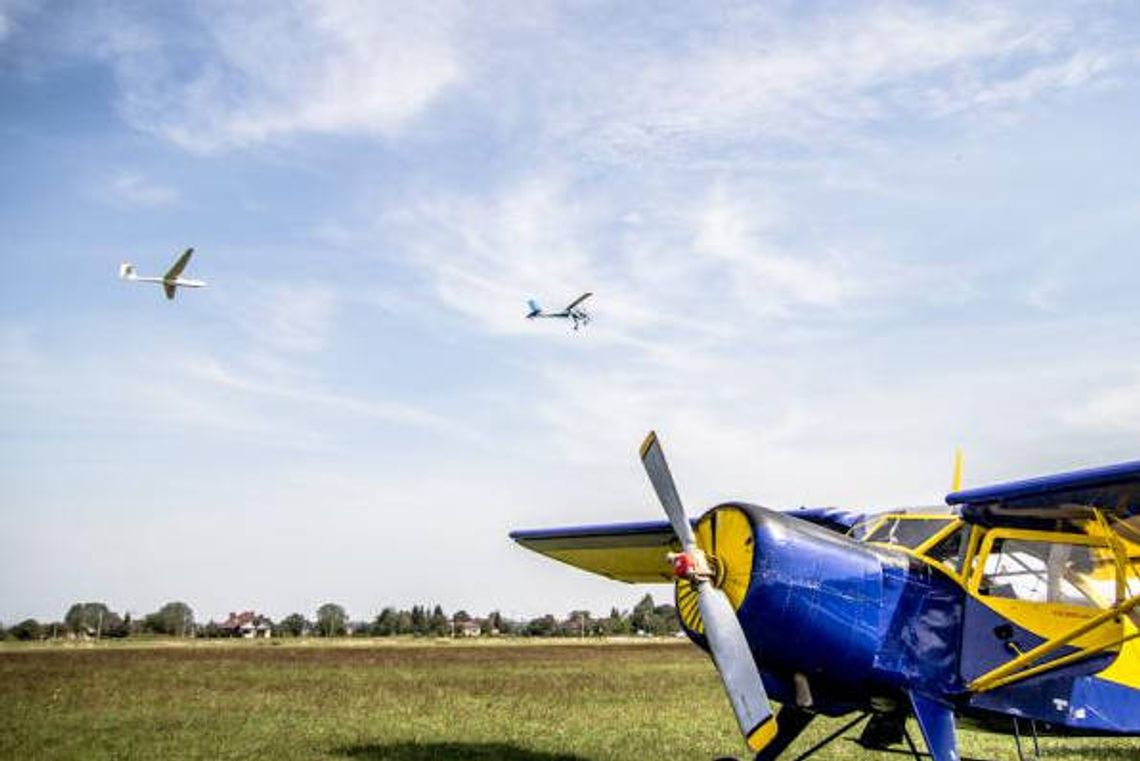 Święto lotnictwa na lotnisku w gm. Mokre (zdjęcia)