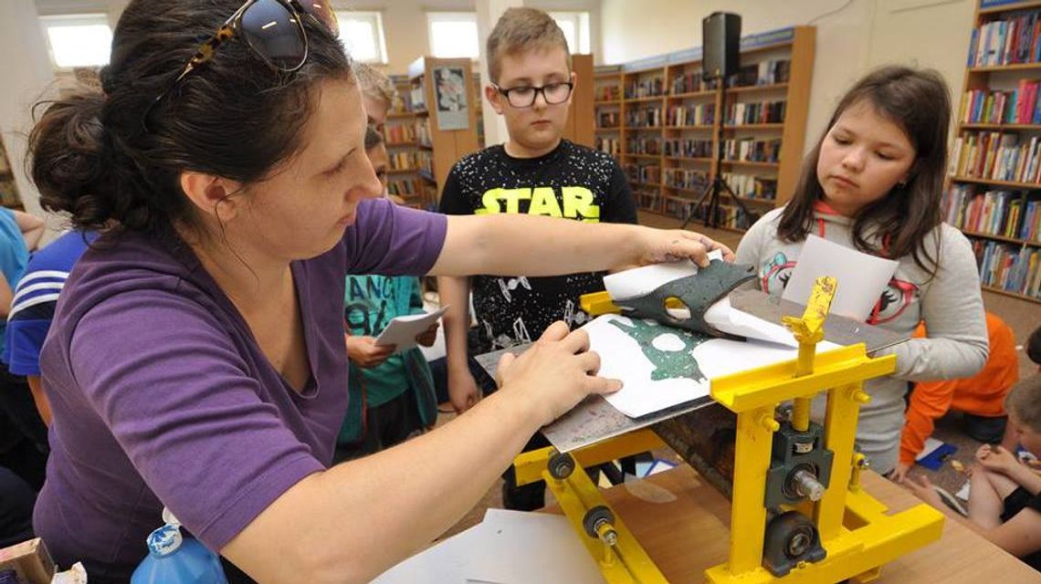 Święto miłośników czytania. Trwa Festiwal Książki w Puławach [wideo]