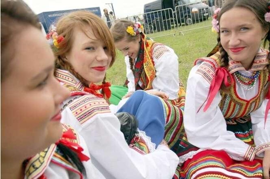 Święto plonów, czyli dożynki z Imperium w Niedrzwicy Dużej