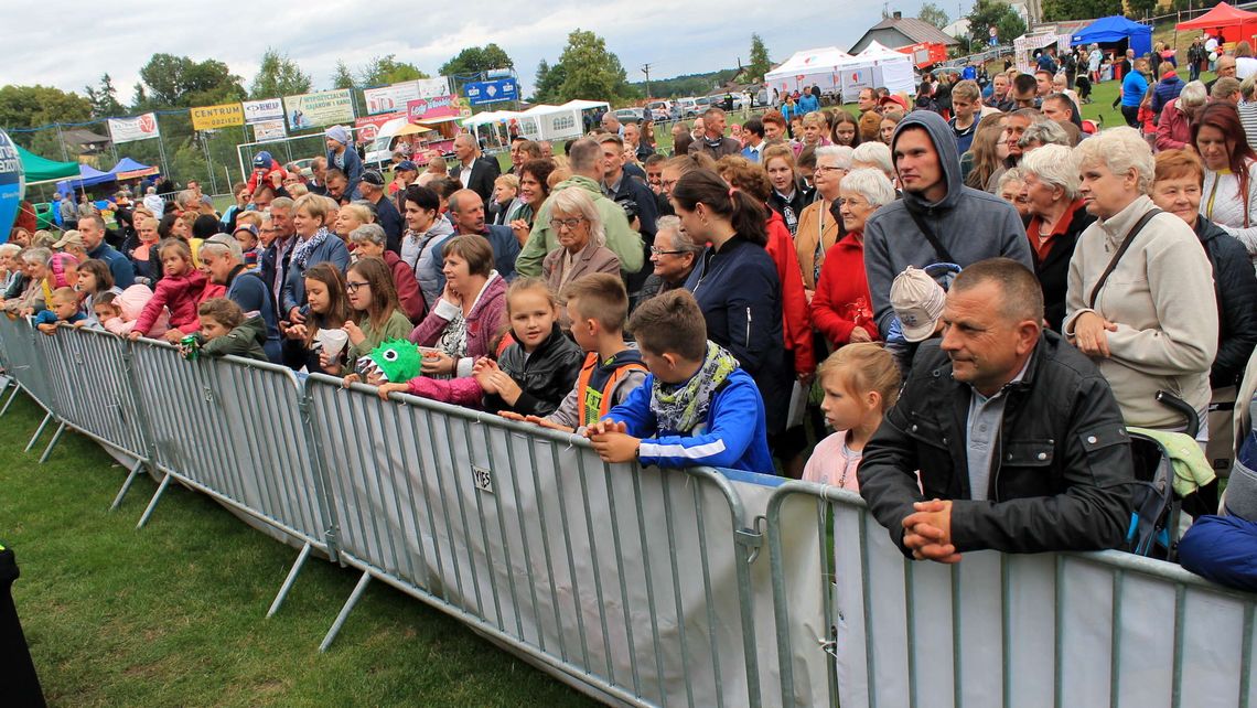 Święto Truskawki w Górze Puławskiej. Pogoda nie wystraszyła mieszkańców [zdjęcia]