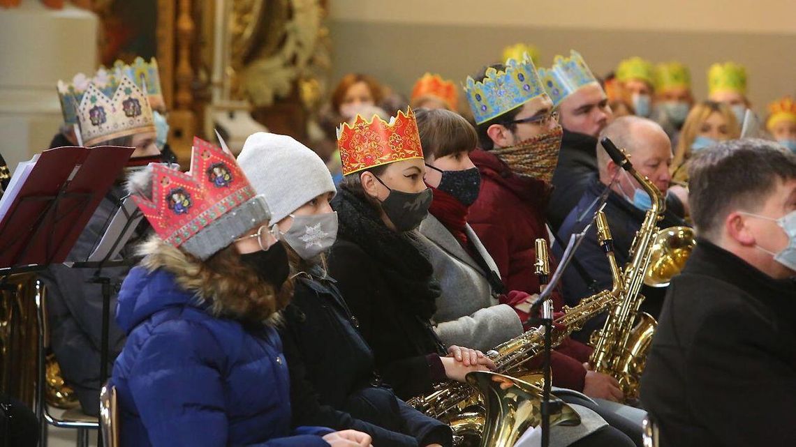 Święto Trzech Króli w Garbowie bez orszaku, ale z koronami
