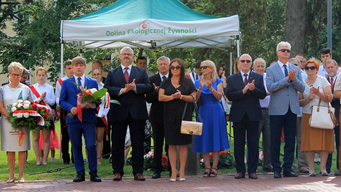 Święto Wojska Polskiego: Kwiaty, wystawy i koncert w Puławach