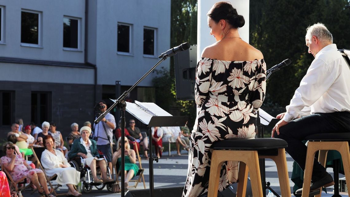 Święto Wojska Polskiego w Puławach. Kwiaty, orkiestra i patriotyczny koncert [zdjęcia]