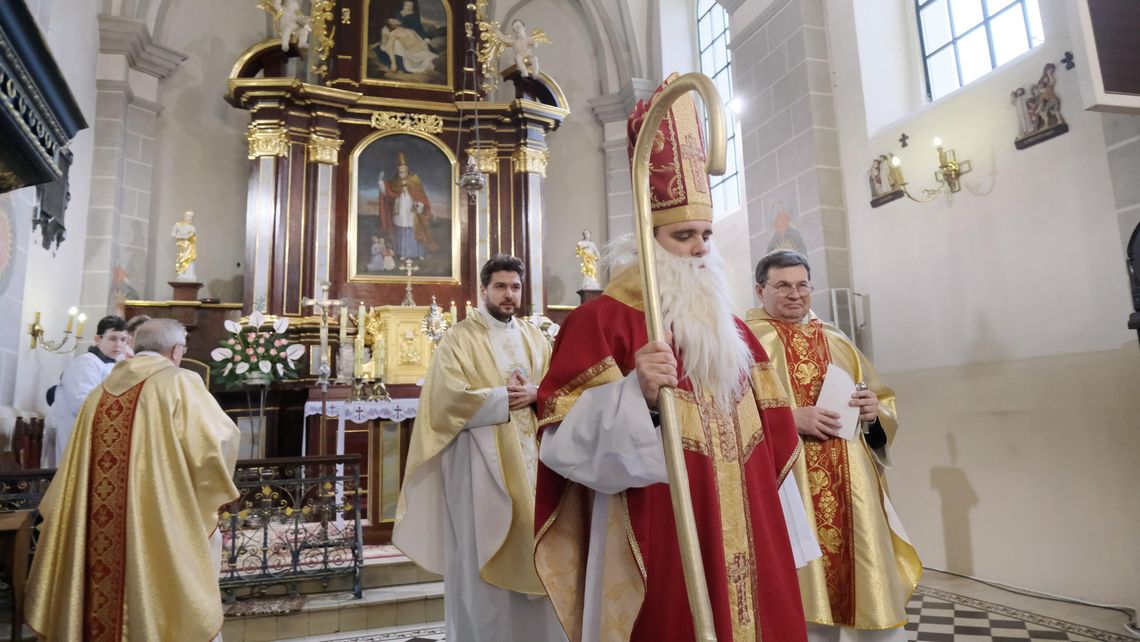 Święty Mikołaj od Coca-Coli był przecież biskupem. Na Lubelszczyźnie jego kult był szczególnie silny Święty Mikołaj od Coca-Coli był przecież biskupem. Na Lubelszczyźnie jego kult był szczególnie silny