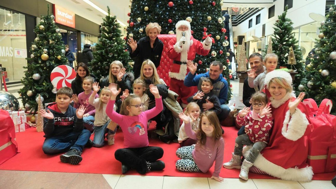 Święty Mikołaj w Olimpie. Trwa społeczny kiermasz Święty Mikołaj w Olimpie. Trwa społeczny kiermasz