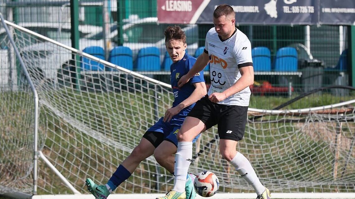 Sygnał Lublin i Avia II Świdnik zmierzyły się w hicie kolejki lubelskiej klasy okręgowej [zdjęcia]