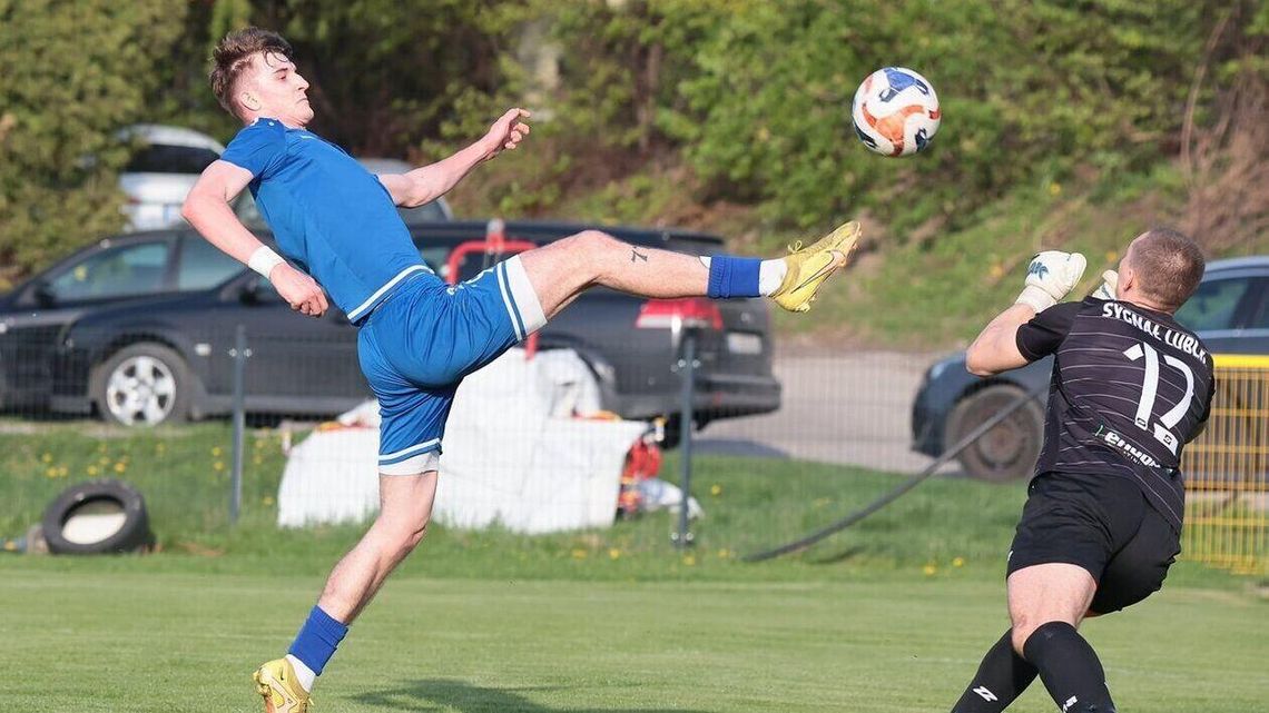 Sygnał Lublin zgubił punkty w meczu z Traweną Trawniki. Beniaminek groźny dla każdego [zdjęcia]