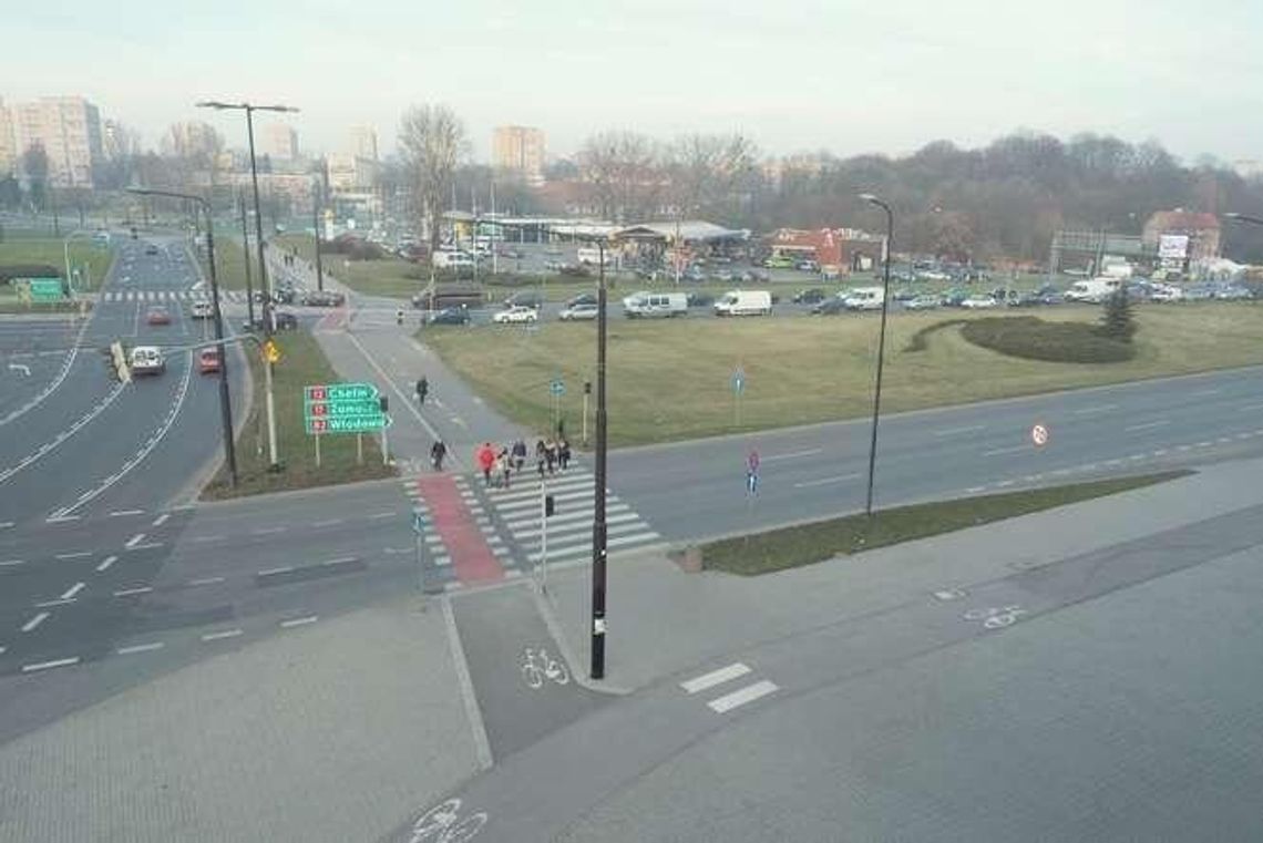 Sygnalizacja wokół ronda przy Zamku. Przejście dla sprinterów? Będą poprawki Sygnalizacja wokół ronda przy Zamku. Przejście dla sprinterów? Będą poprawki