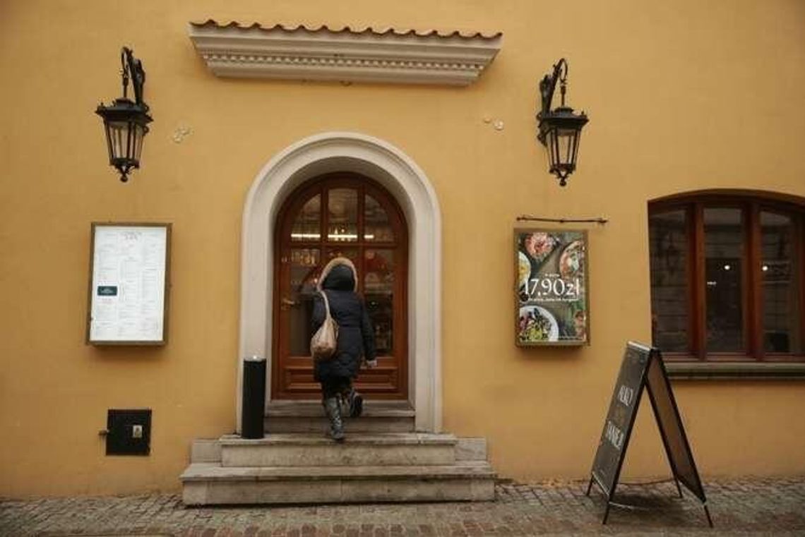 Sylwester w Czarciej Łapie. Restauracja karze gości i nagradza Sylwester w Czarciej Łapie. Restauracja karze gości i nagradza