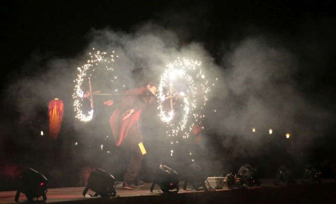 Sylwester w Lublinie. Mieszkańcy oglądali spektakl ognia (zdjęcia)