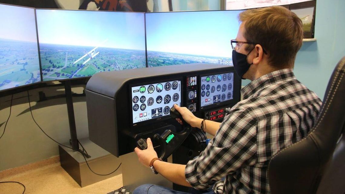 Symulator lotów w Strefie Historii w Świdniku. Można usiąść za sterami statków powietrznych [zdjęcia]
