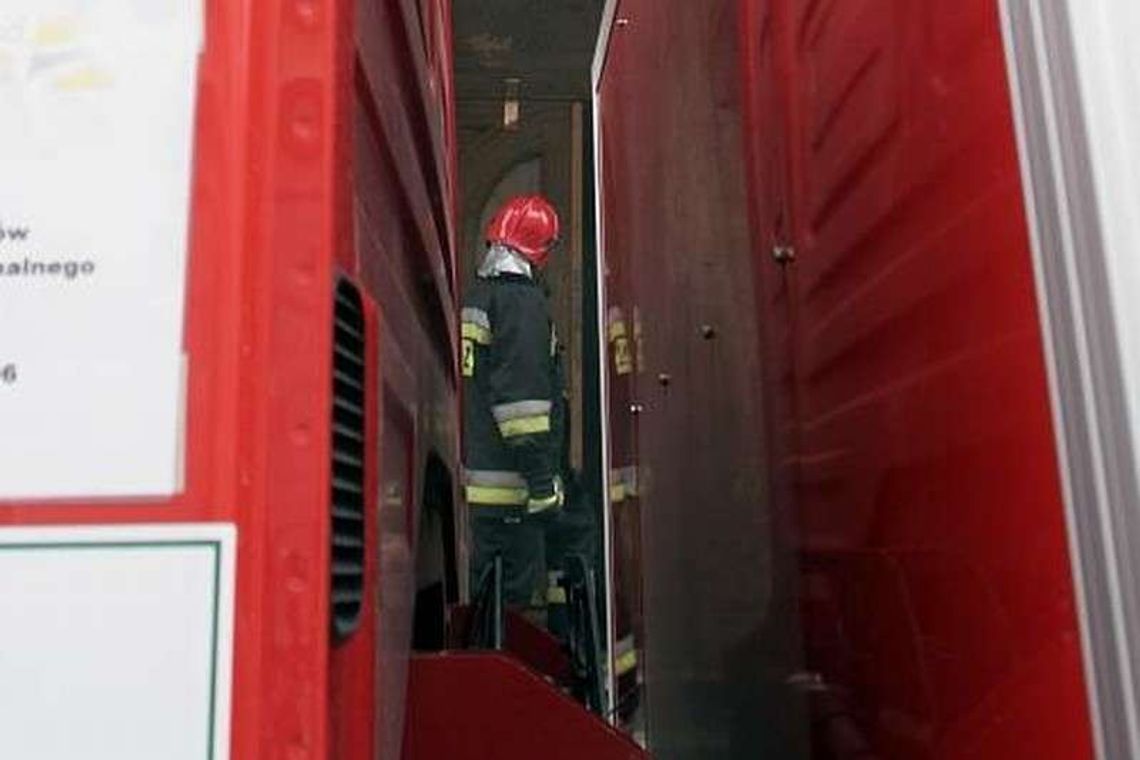 Syn zasłabł w chlewni. Ojciec ruszył na pomoc i też stracił przytomność