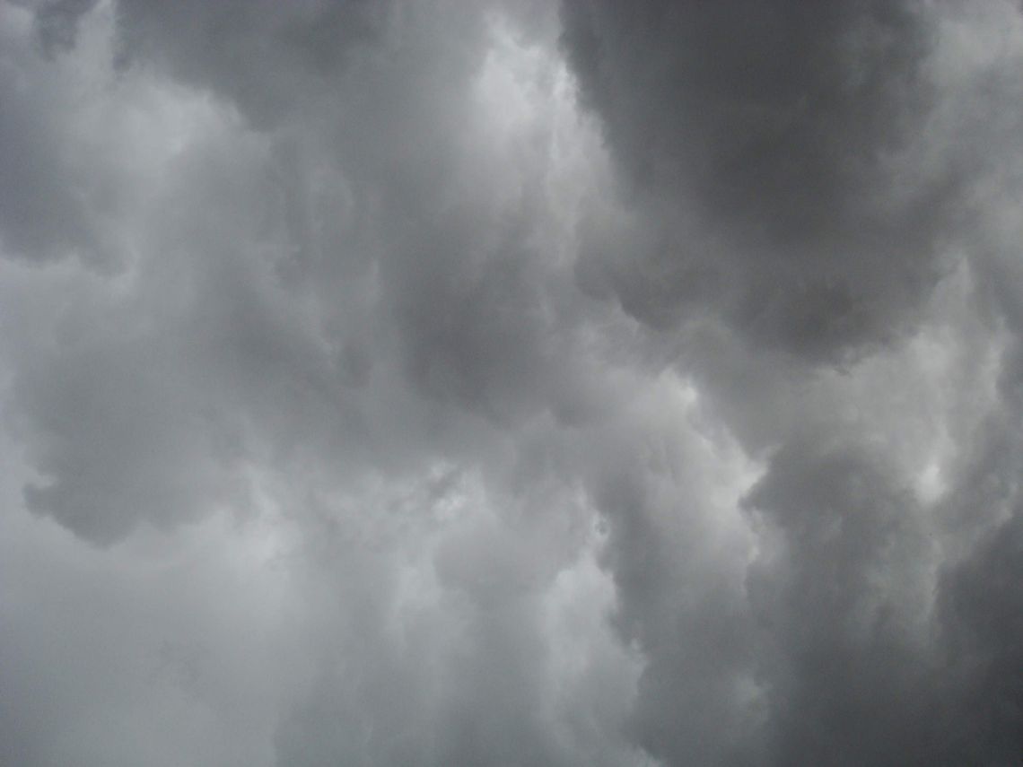 Synoptycy ostrzegają: po południu burze z gradem