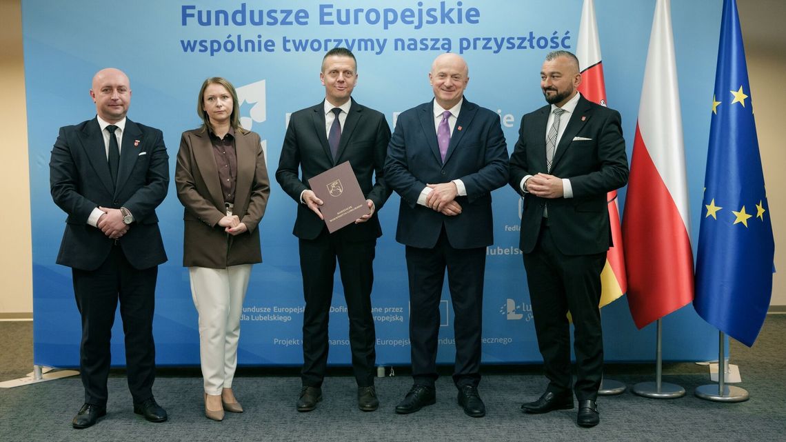 Sypnęli unijną kasą. Skorzystają rodziny pieczy zastępczej i niepełnosprawni Sypnęli unijną kasą. Skorzystają rodziny pieczy zastępczej i niepełnosprawni