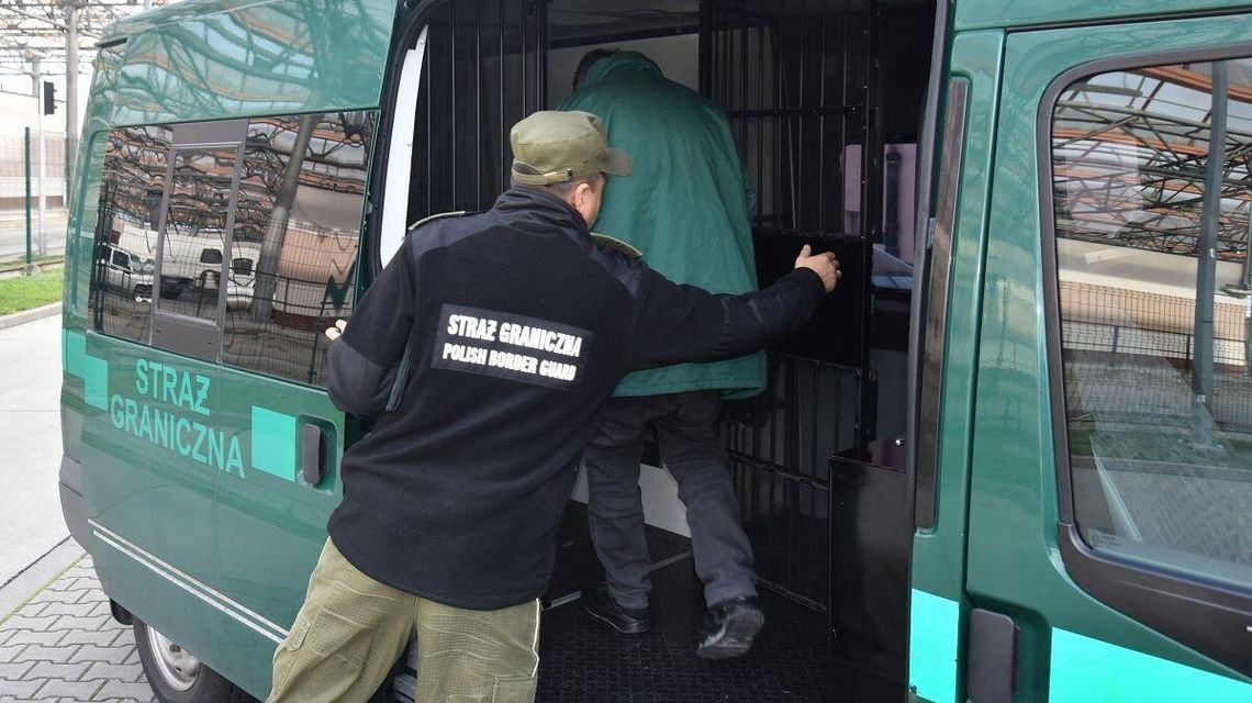 Syryjczyk podawał się za kierowcę ciężarówki. Chciał przekroczyć granicę Syryjczyk podawał się za kierowcę ciężarówki. Chciał przekroczyć granicę