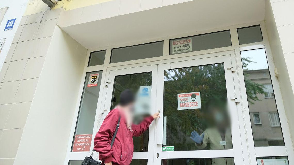 Sytuacja w lubelskich szkołach rozwija się w złym kierunku. Dziesiątki zakażonych nauczycieli