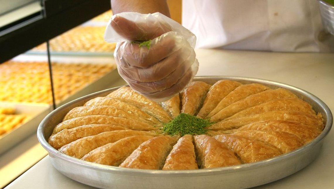 Szarlotka jest, baklawa też, a sernika nie ma. Po jakie słodkości najchętniej sięgamy w naszym regionie? Szarlotka jest, baklawa też, a sernika nie ma. Po jakie słodkości najchętniej sięgamy w naszym regionie?