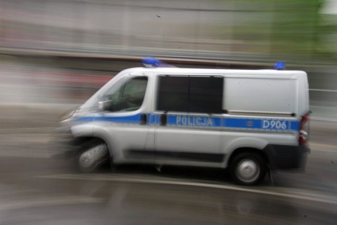 Szarpanina, bicie, kopanie. Są zarzuty dla policjantów