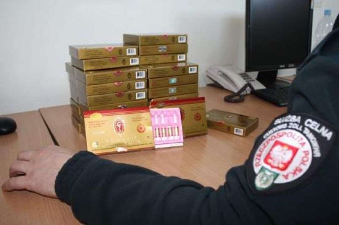 Szczepionki przeciw ptasiej grypie w bagażu 46-latka