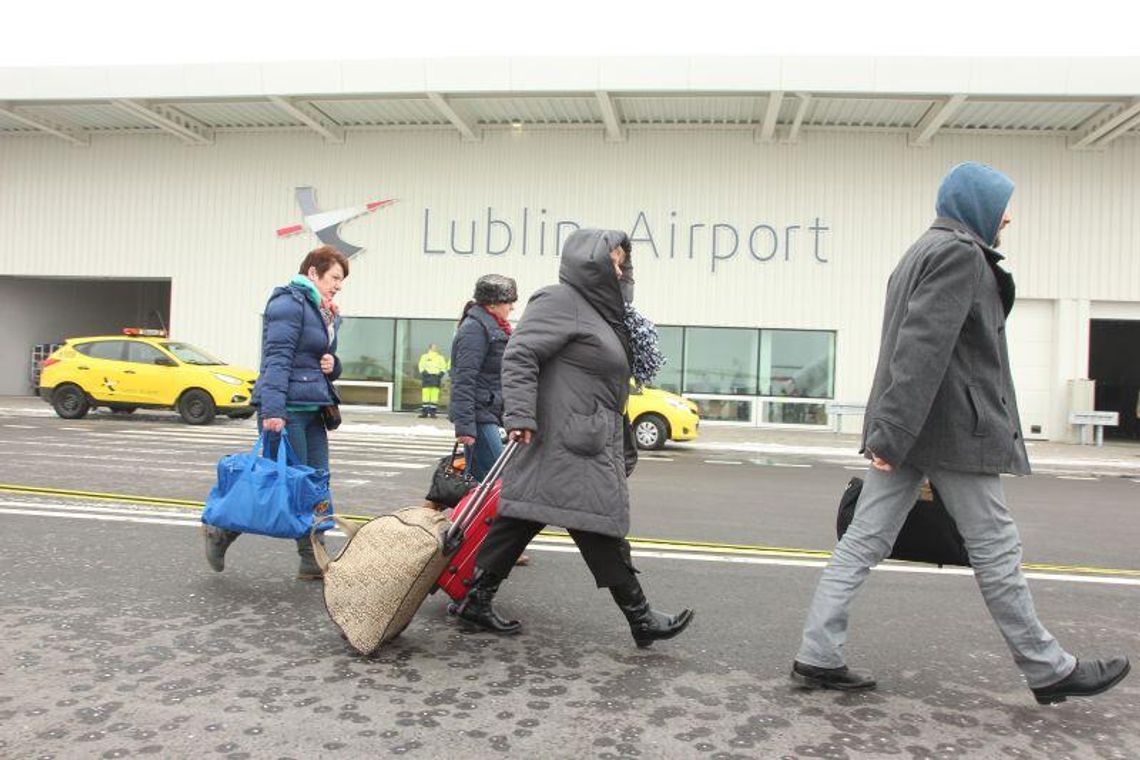 Szef MSW: Lotnisko Lublin będzie pracować dłużej Szef MSW: Lotnisko Lublin będzie pracować dłużej