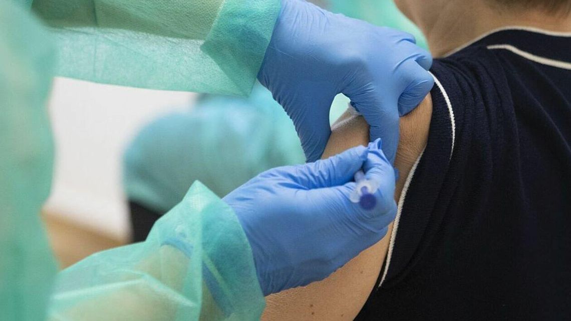 Szef PSL: Każda osoba niezaszczepiona powinna dostać list z wyznaczoną datą i godziną szczepienia