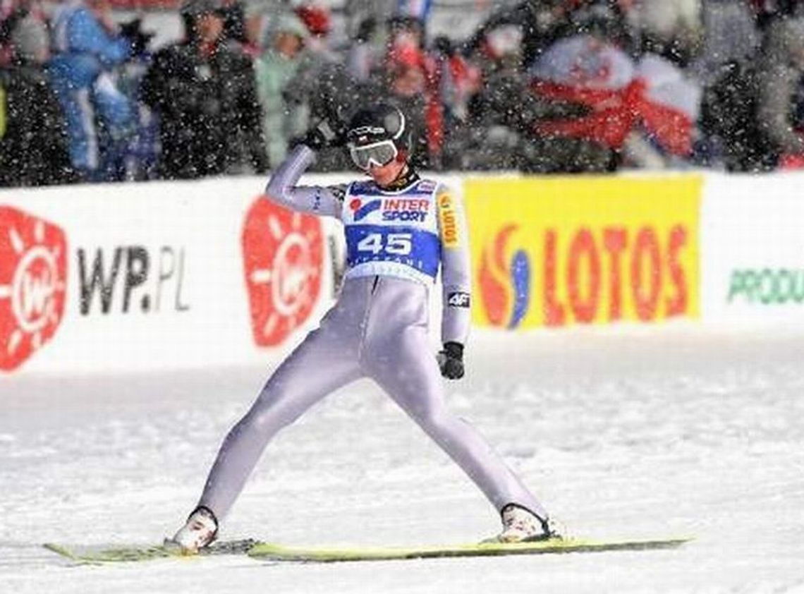 Sześciu polskich skoczków wystąpi w pierwszym konkursie w Harrachovie. Początek o 17