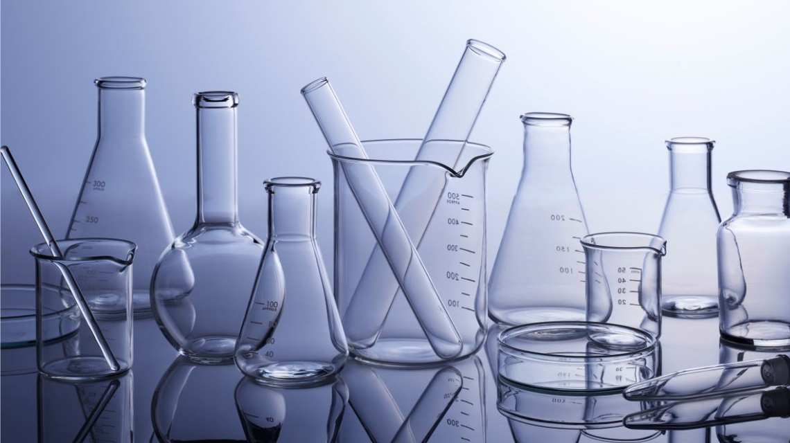 Szkło laboratoryjne – różnice, których nie warto ignorować Szkło laboratoryjne – różnice, których nie warto ignorować
