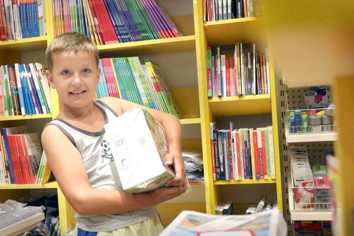 Szkoła coraz bliżej. Ruch w księgarniach, polowanie na promocje i używane książki
