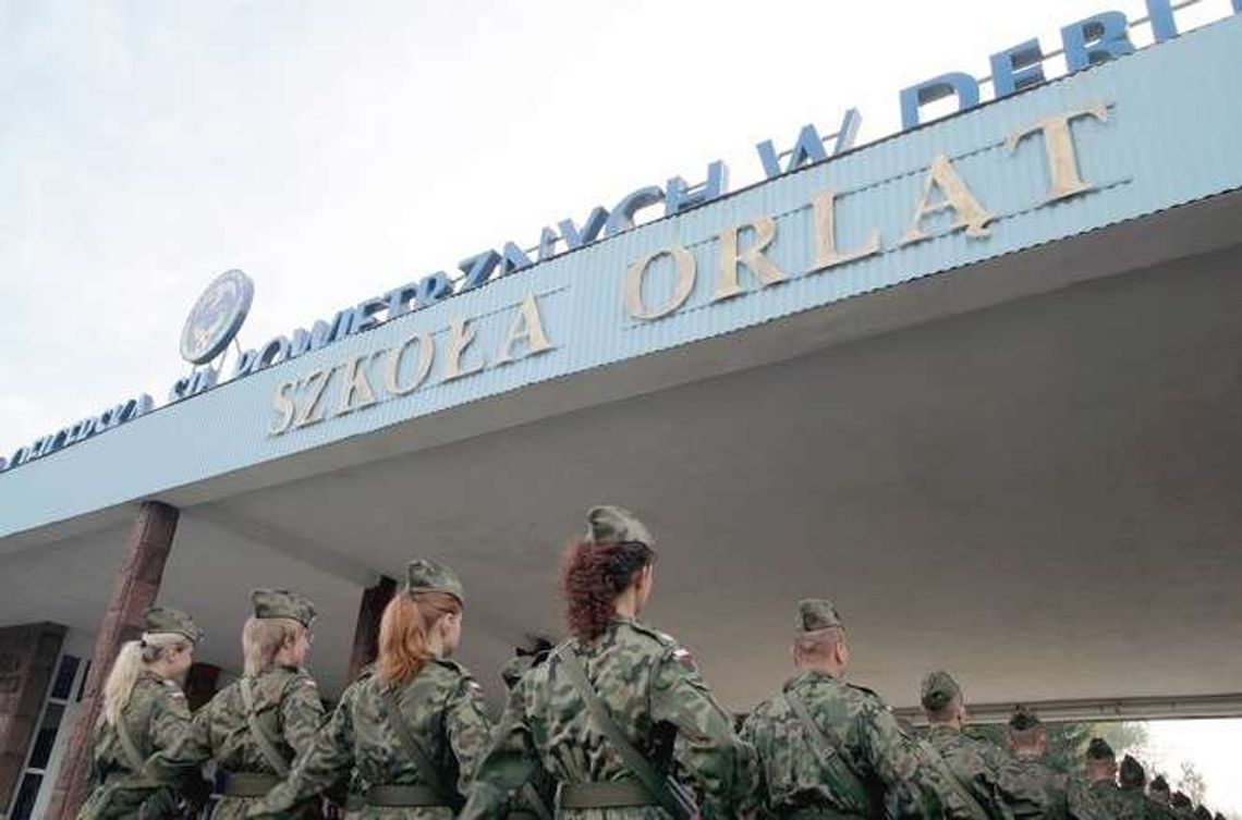 Szkoła Orląt chce wystrzelić rakietę