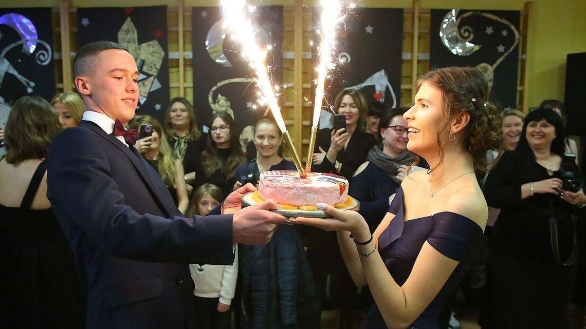  Szkoła Podstawowa nr 16 w Lublinie. Bal ósmoklasistów [ZDJĘCIA]