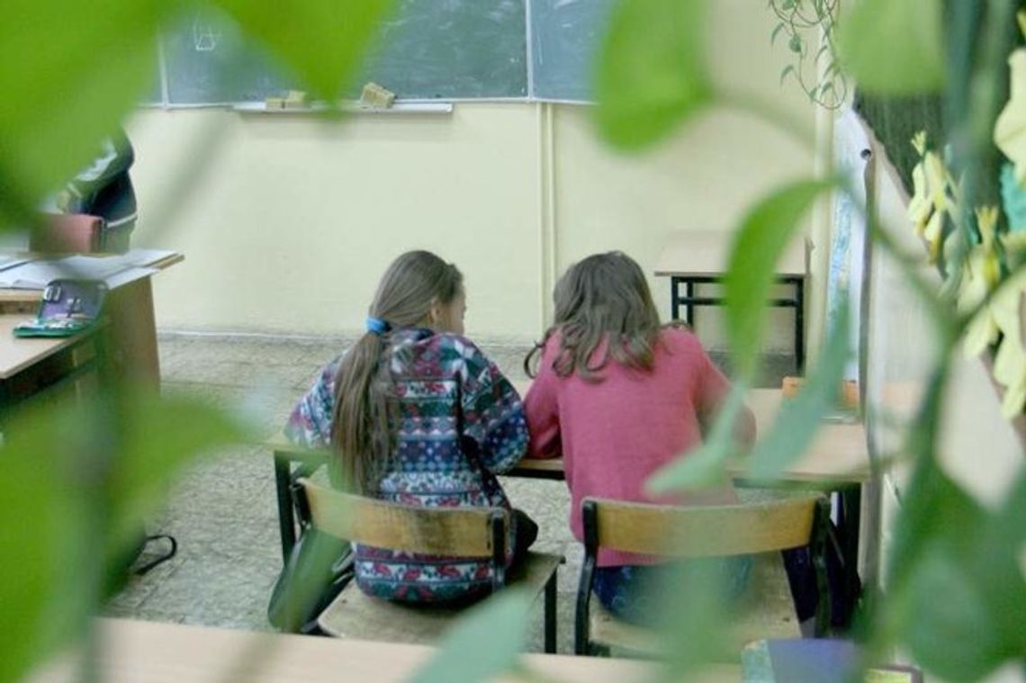 Szkoła świecka, a podręcznik katolicki. Fundacja chce żeby go wycofać