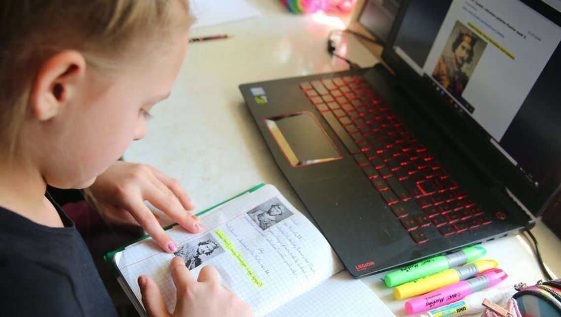 Szkoły w Lublinie szykują się na zdalne nauczanie. Prezydent wysyła ankiety do rodziców i nauczycieli