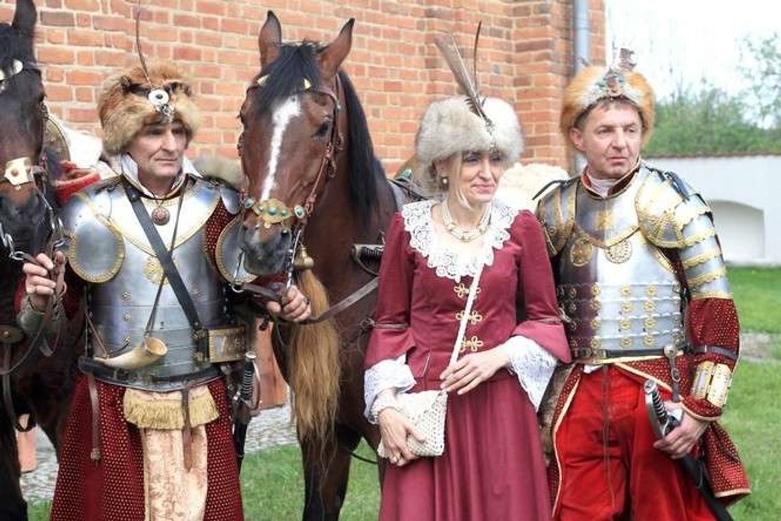 Szlachta na pikniku w Gołębiu