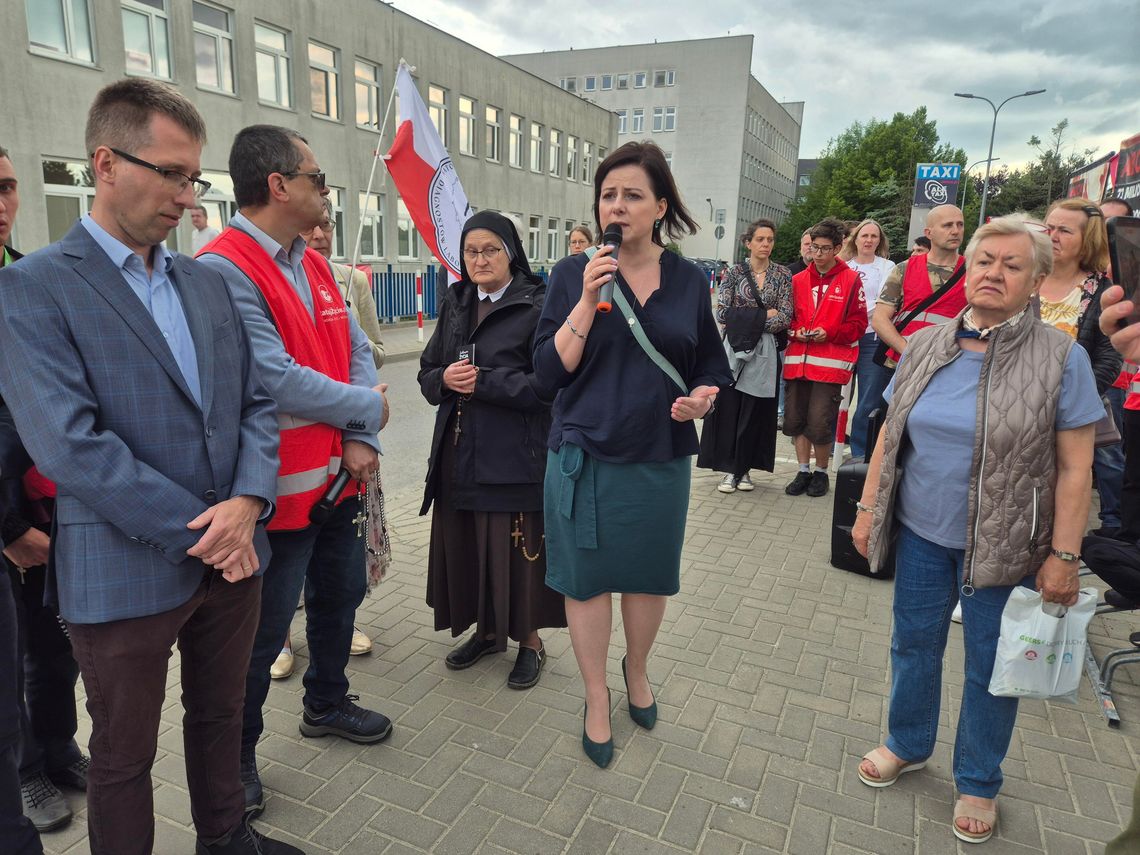 Wojewódzki Szpital Specjalistyczny im. Stefana Kardynała Wyszyńskiego w Lublinie domaga się od Kai Godek i Fundacji Życie i Rodzina publicznych przeprosin. Dyrekcja zapowiada, że w przypadku ich braku skieruje sprawę na drogę prawną.