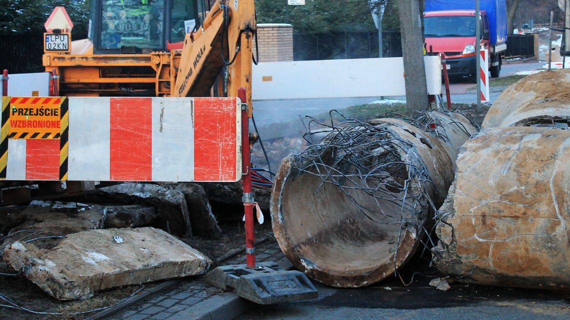 Szpital przełącza się na zasilanie awaryjne. Poważna awaria sieci ciepłowniczej w Puławach