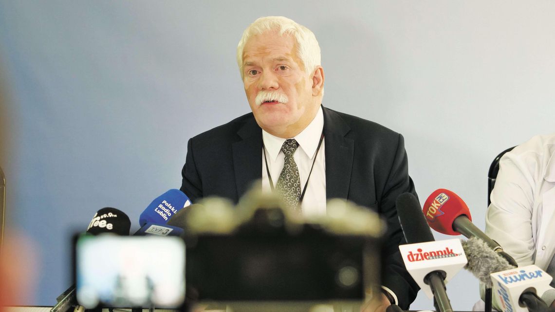 Szpital tonie w długach, kolejne grupy zawodowe walczą o podwyżki. Będzie nagroda dla dyrektora?