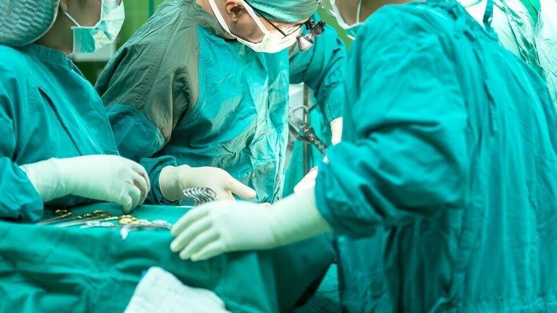 Szpital w Lublinie. Młodej kobiecie operowali nos, a skończyło się przeszczepem skóry na nodze